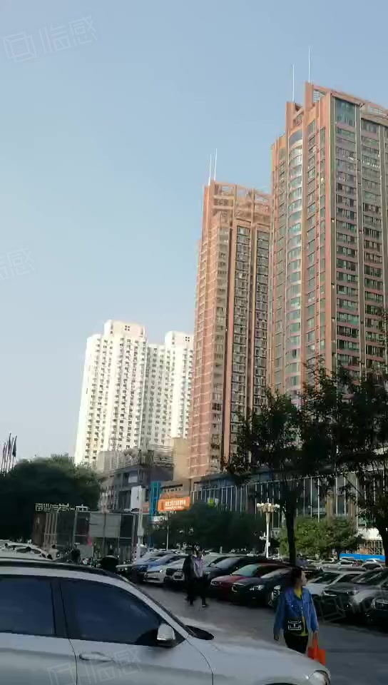 天滋官鲤写字楼 