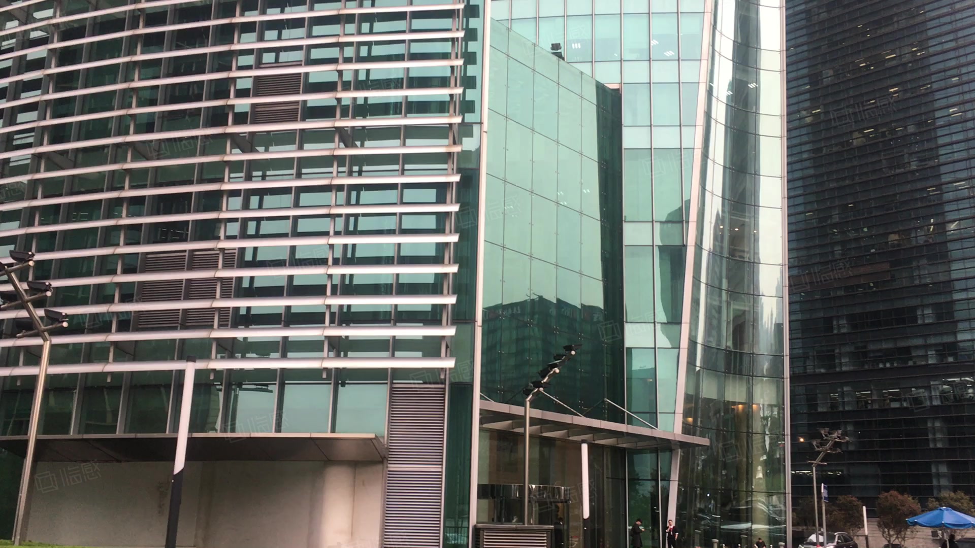 中融碧玉蓝天大厦 