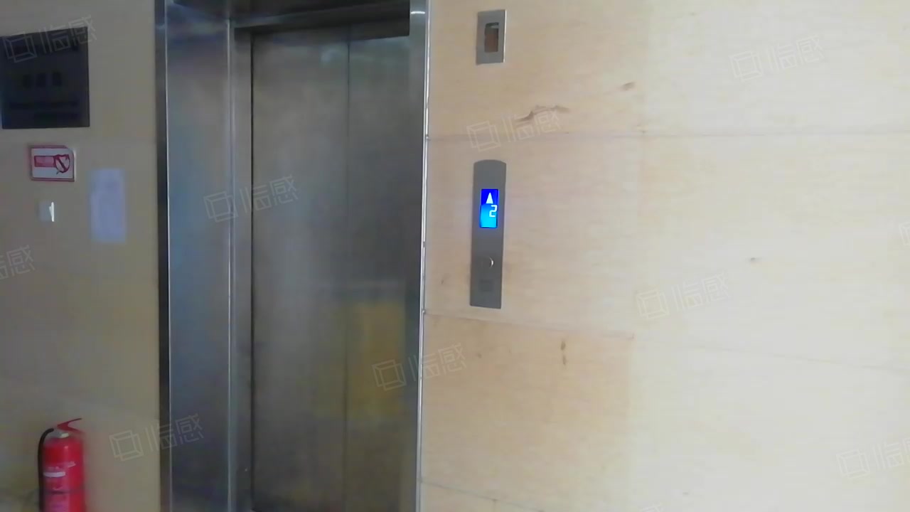 中腾建华商务大厦 