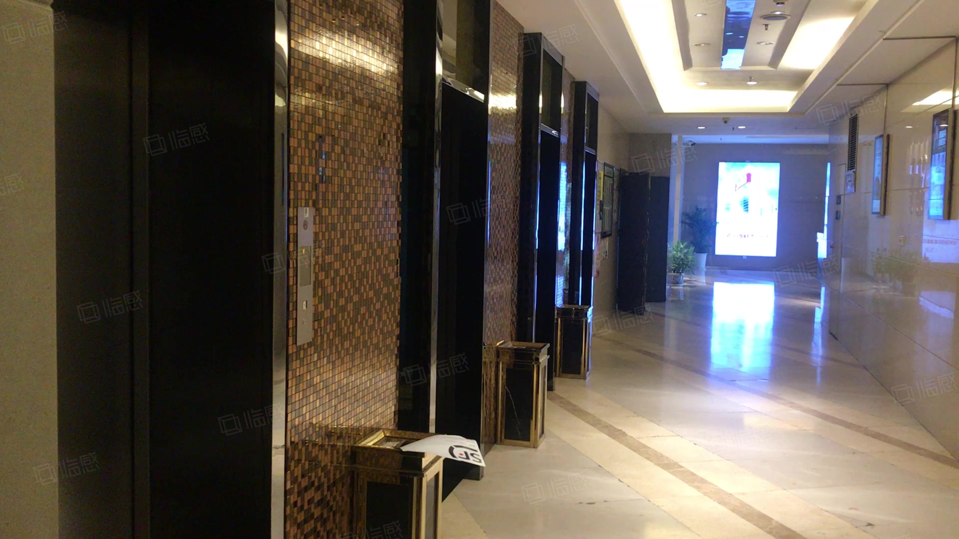 扬子江商务中心办公楼 