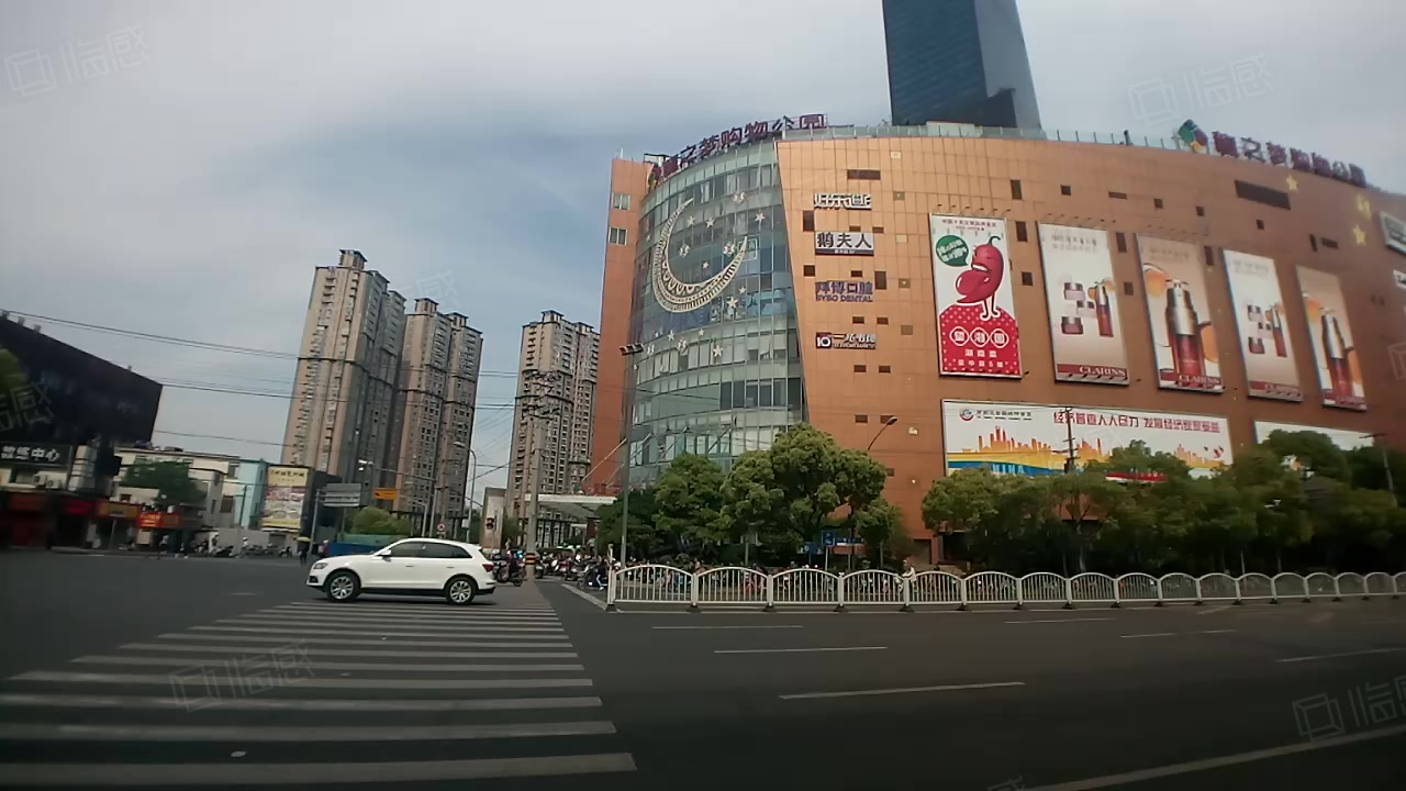 龙之梦国际大厦 