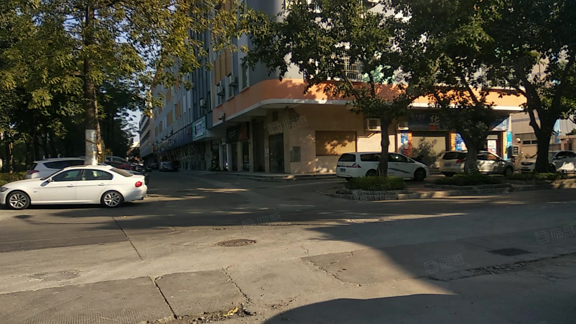 中骏松岗创业大厦 