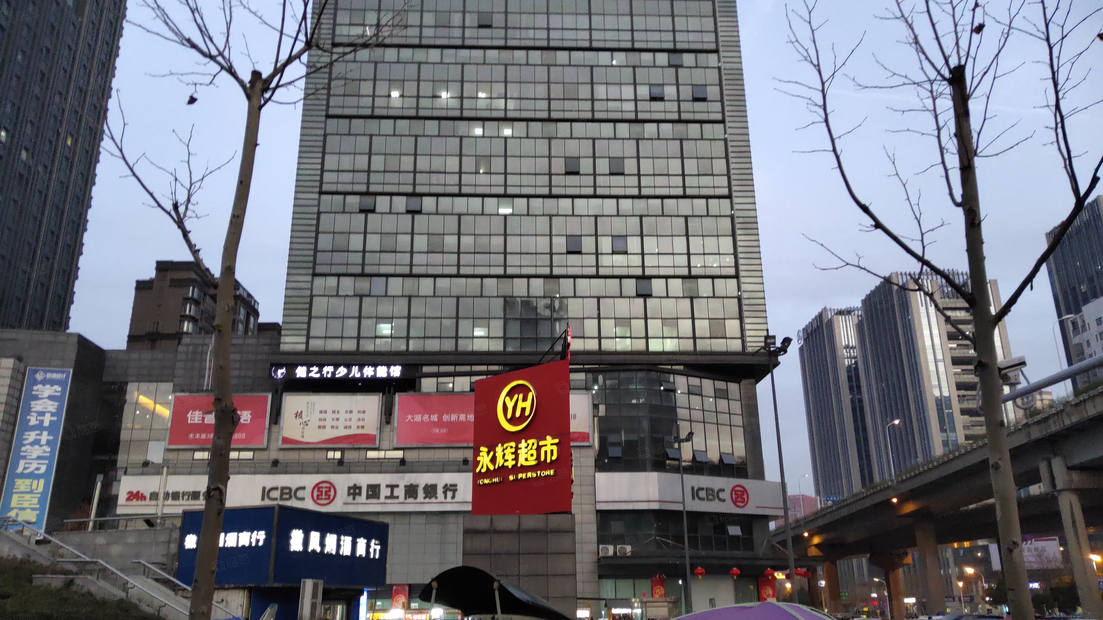 绿地赢海国际大厦 