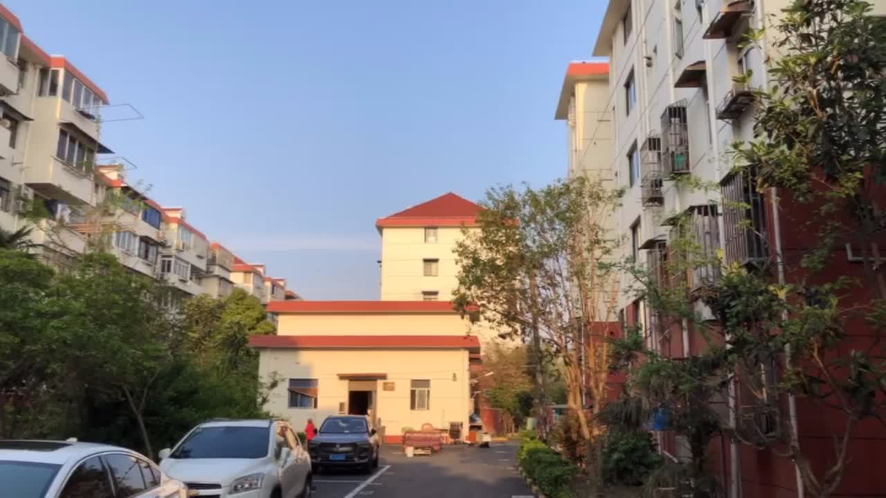 江桥二村一街坊嘉定江桥曲江路201弄118号