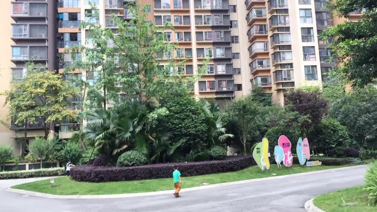 五彩城西区内部,周边环境视频,五彩城西区楼栋外景视频,小区路况配套