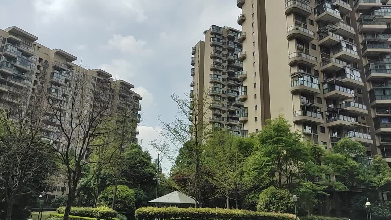 周边环境视频,保利丁香郡楼栋外景视频,小区路况配套设施视频-成都