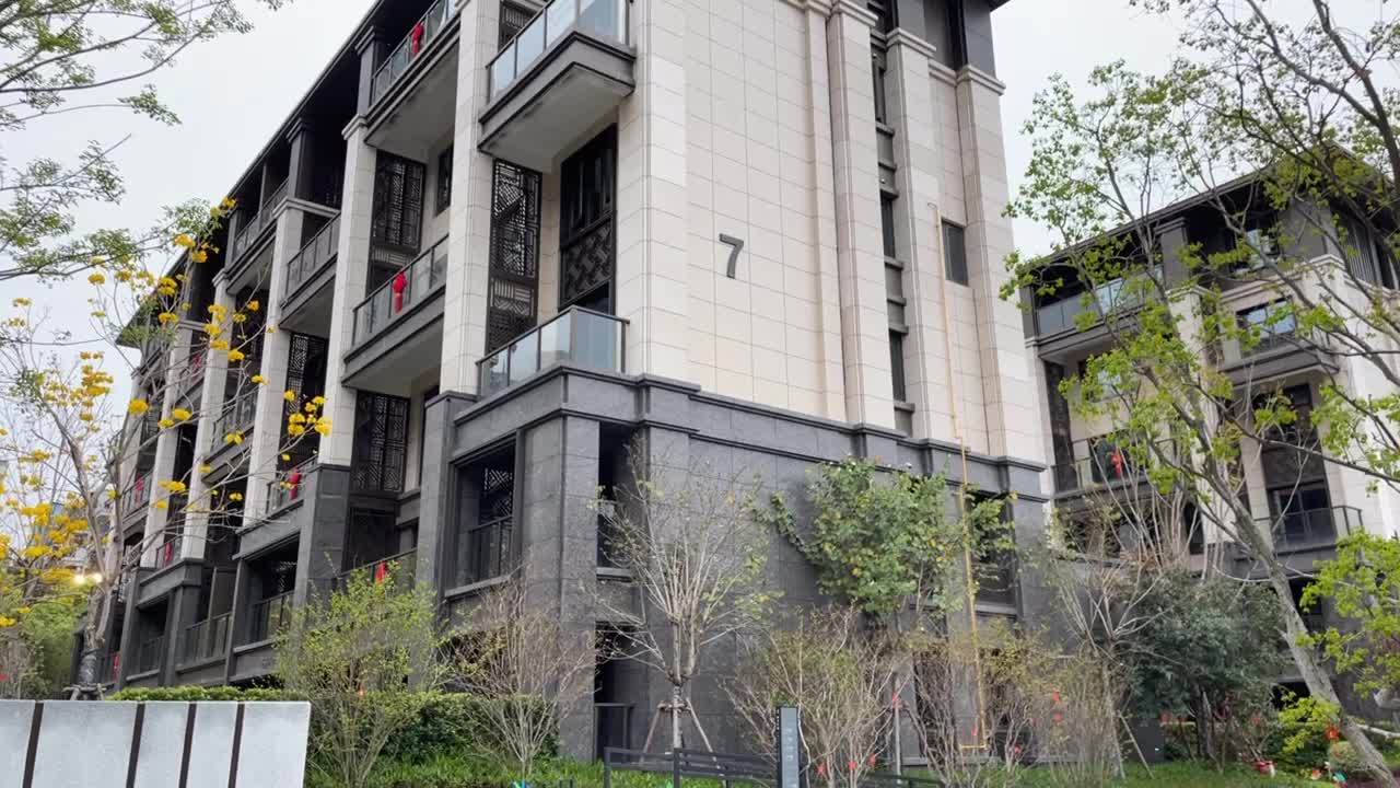 融信海月江潮内部,周边环境视频,融信海月江潮楼栋外景视频,小区路况